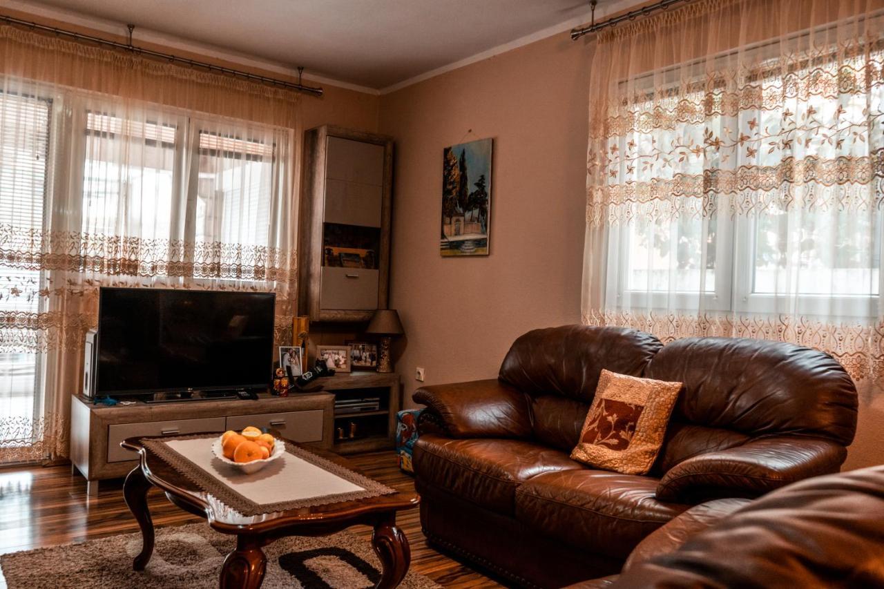 Apartments Marijana Tivat Exterior photo
